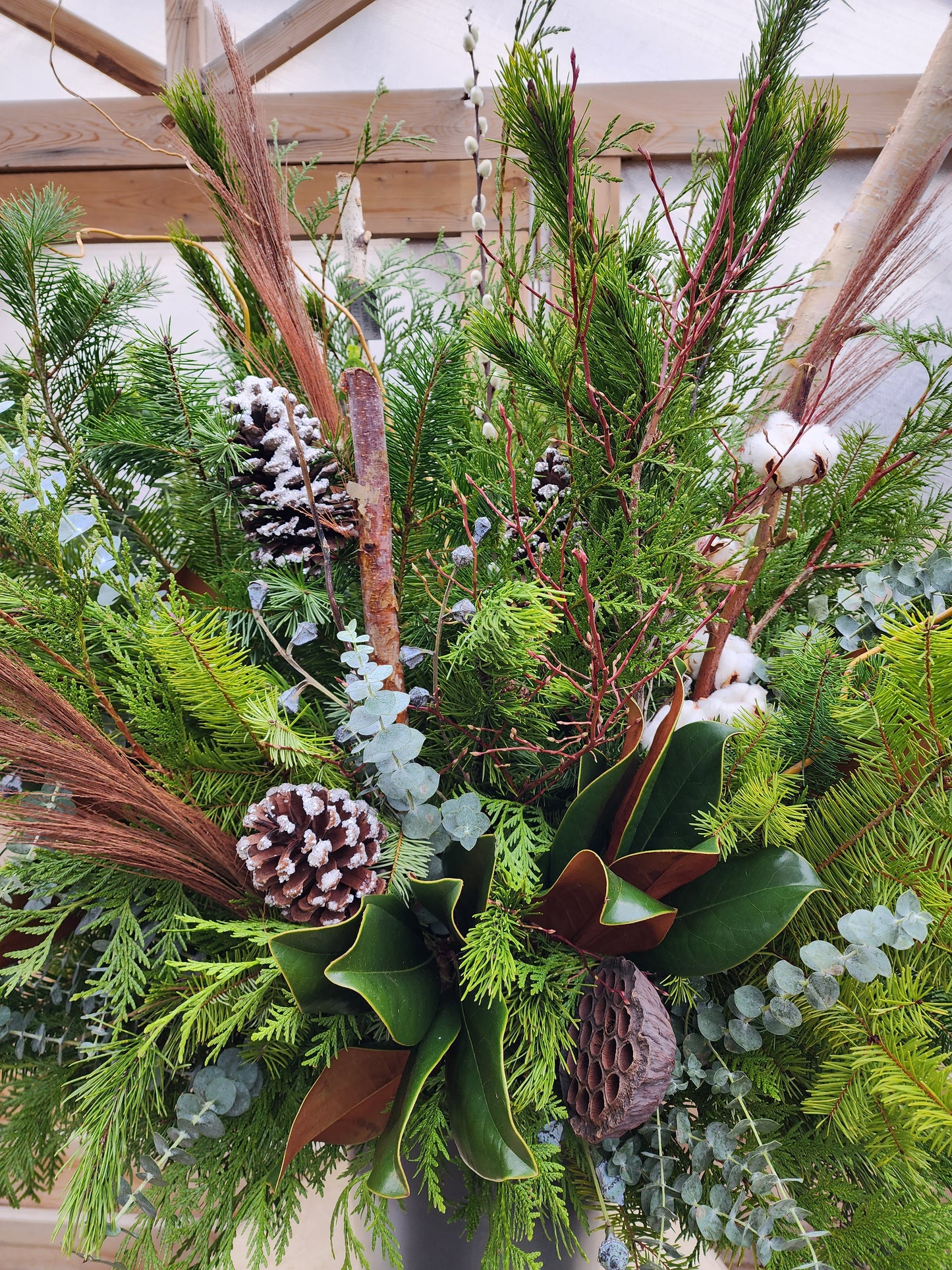 Deluxe Holiday Planter